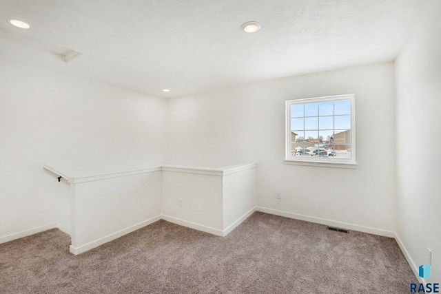 1271 N Marion Rd Road 2, Sioux Falls, SD 57107