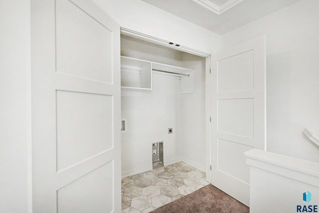 1271 N Marion Rd Road 2, Sioux Falls, SD 57107