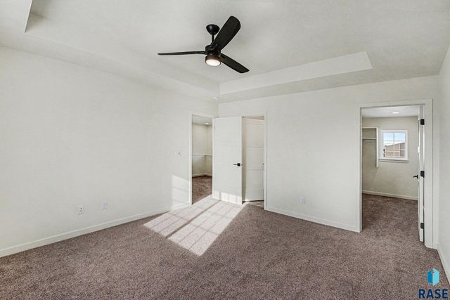 1271 N Marion Rd Road 2, Sioux Falls, SD 57107