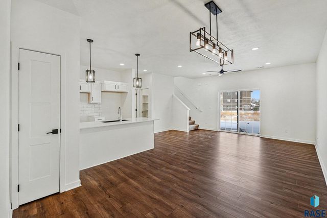 1271 N Marion Rd Road 2, Sioux Falls, SD 57107