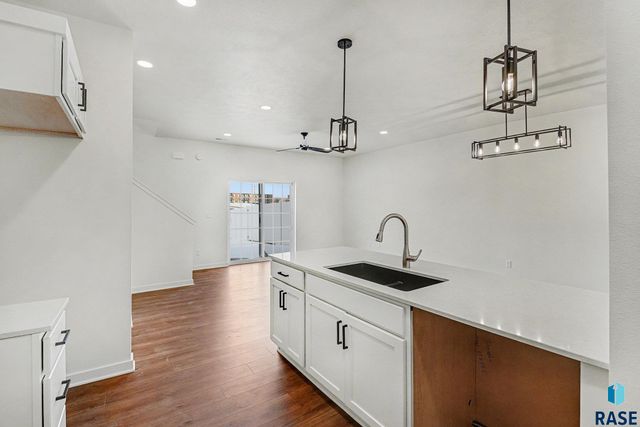 1271 N Marion Rd Road 2, Sioux Falls, SD 57107