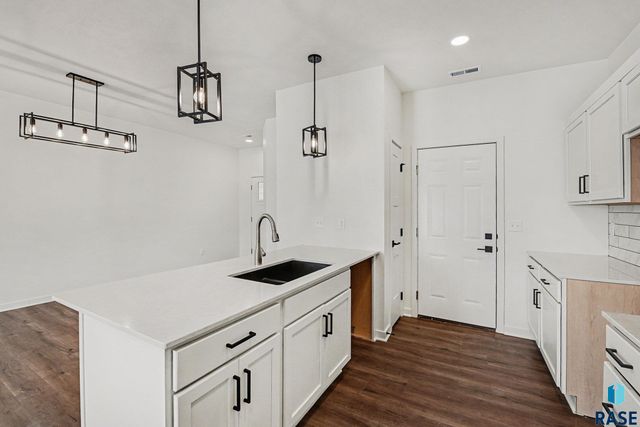 1271 N Marion Rd Road 2, Sioux Falls, SD 57107