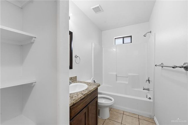 2205 Ithaca Avenue B, Mcallen, TX 78501