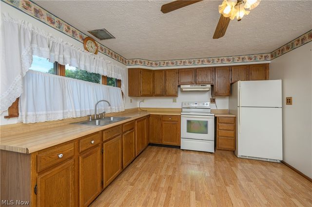 7660 Akron Avenue NW, Canal Fulton, OH 44614