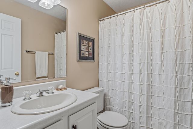 6206 Savannah Cove, Fort Wayne, IN 46835