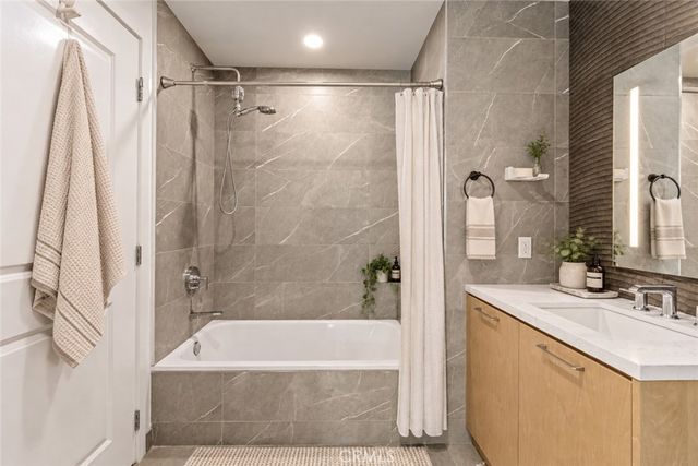 400 S Broadway 1607, Los Angeles, CA 90013