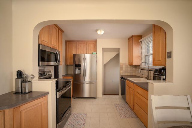 15214 Nehls Avenue, Eastpointe, MI 48021