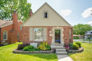 15214 Nehls Avenue, Eastpointe, MI 48021