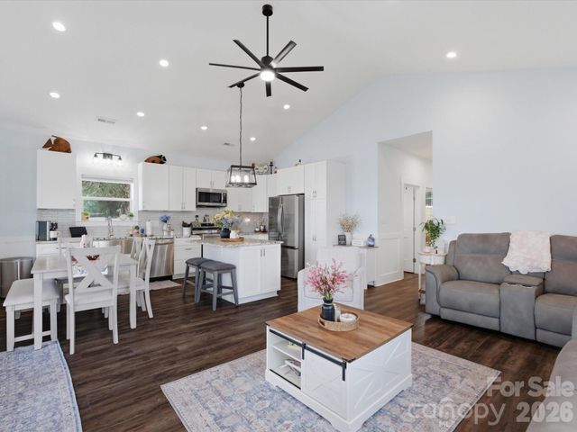 562 Lake Head Road, Norwood, NC 28128