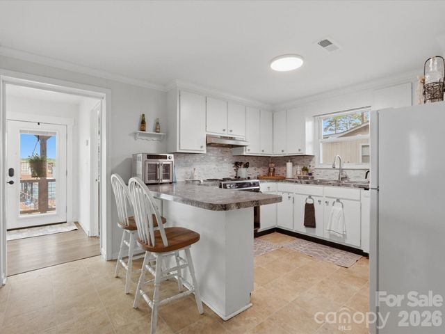 562 Lake Head Road, Norwood, NC 28128
