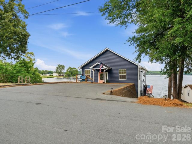 562 Lake Head Road, Norwood, NC 28128