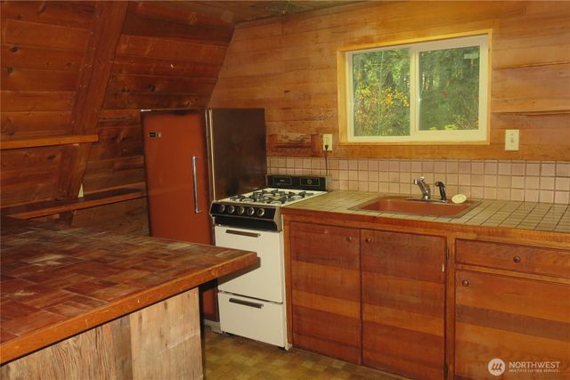 7045 Church Mountain Place, Glacier, WA 98244