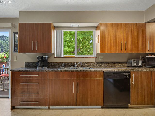 1454 Sw 4TH St, Gresham, OR 97080