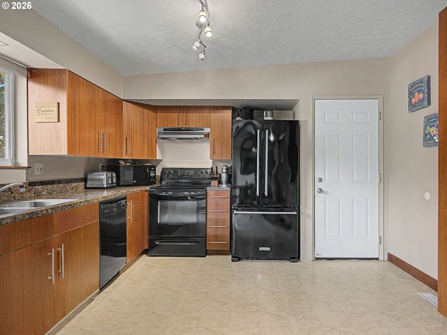 1454 Sw 4TH St, Gresham, OR 97080