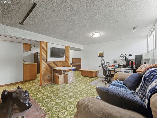 1454 Sw 4TH St, Gresham, OR 97080