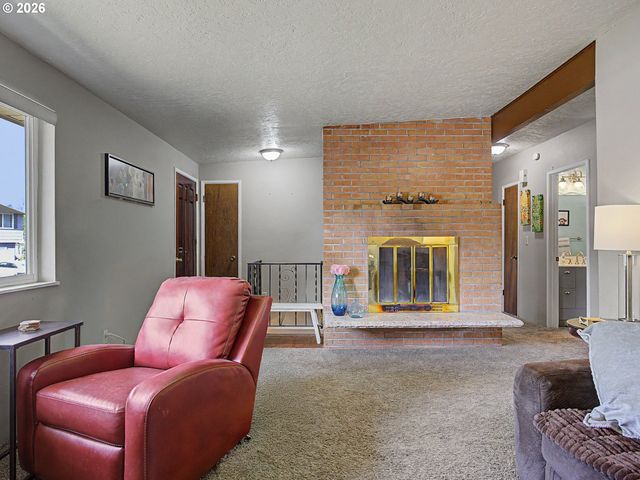 1454 Sw 4TH St, Gresham, OR 97080