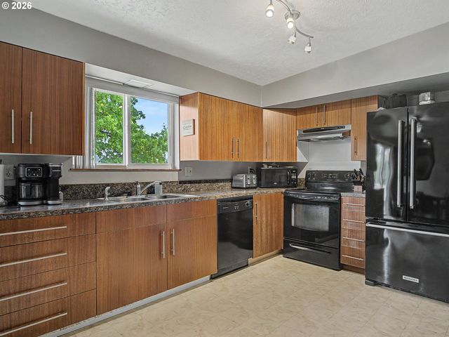 1454 Sw 4TH St, Gresham, OR 97080