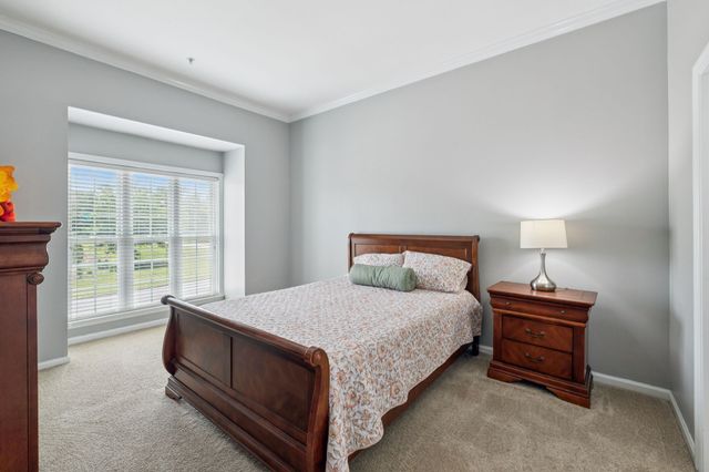 136 W End Pl, Nashville, TN 37205