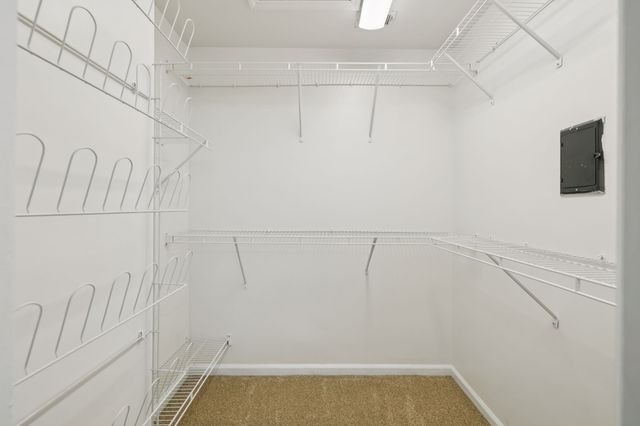 136 W End Pl, Nashville, TN 37205