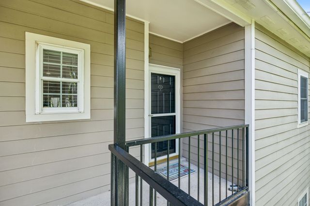 136 W End Pl, Nashville, TN 37205