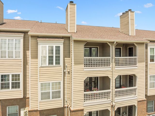 136 W End Pl, Nashville, TN 37205