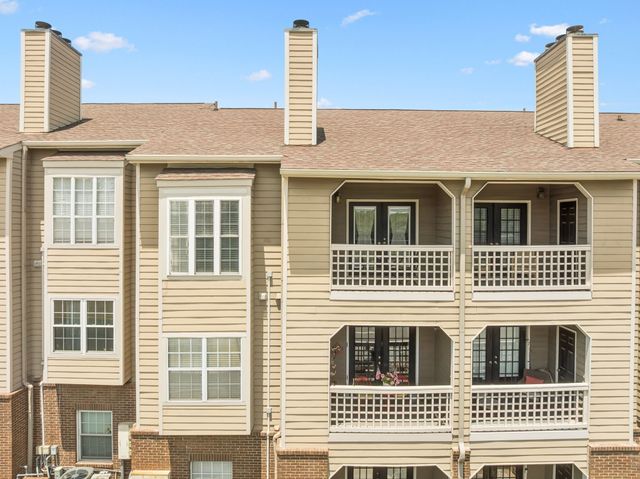 136 W End Pl, Nashville, TN 37205