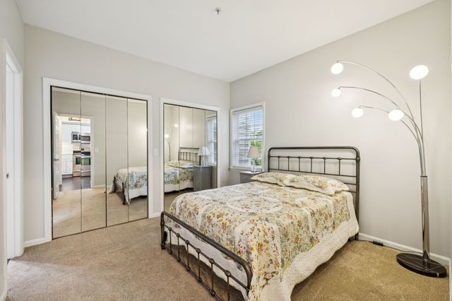 136 W End Pl, Nashville, TN 37205