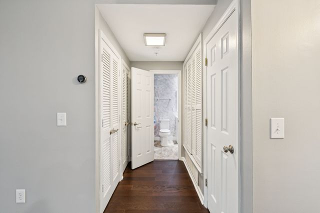 136 W End Pl, Nashville, TN 37205