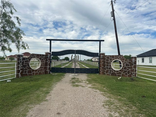 241 Gentry Road, Ennis, TX 75119