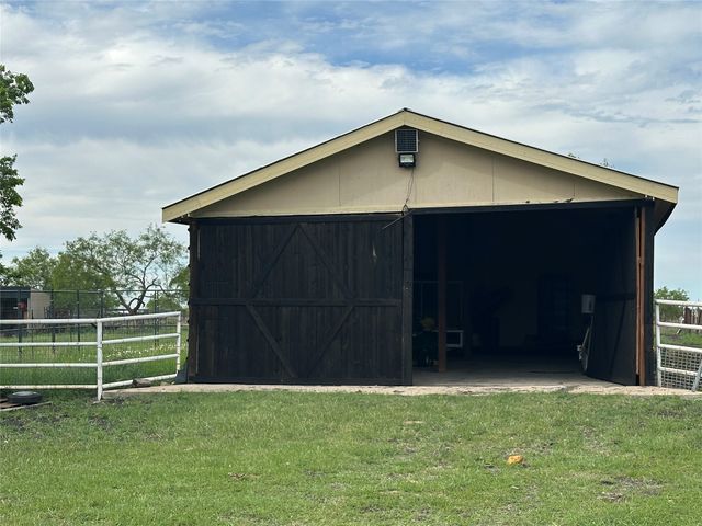 241 Gentry Road, Ennis, TX 75119