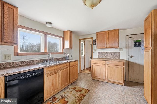 430 E PITTSFIELD ST, Pennsville, NJ 08070