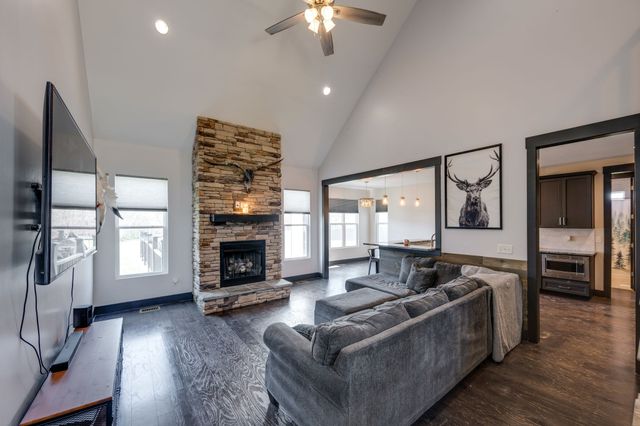 2864 Garners Creek Rd, Dickson, TN 37055