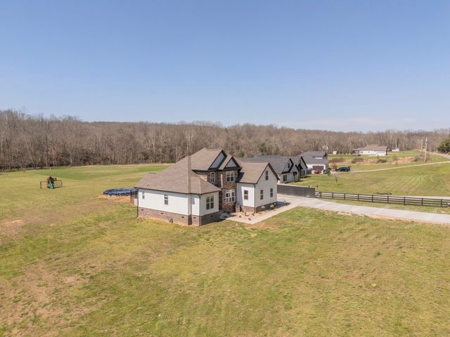2864 Garners Creek Rd, Dickson, TN 37055
