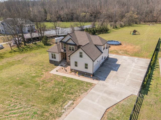 2864 Garners Creek Rd, Dickson, TN 37055