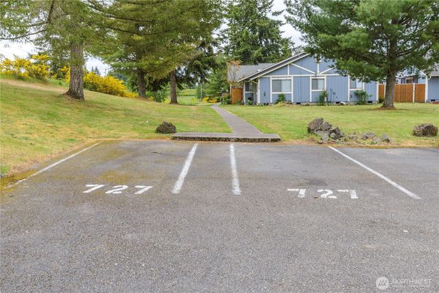 727 Salzburg Lane SE, Olympia, WA 98513