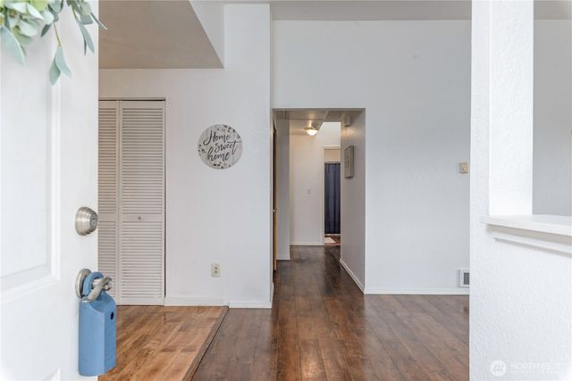 727 Salzburg Lane SE, Olympia, WA 98513