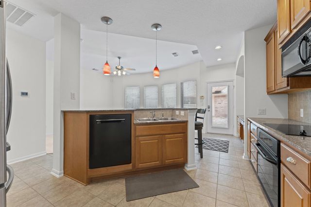 2411 Clippers Square, Houston, TX 77058