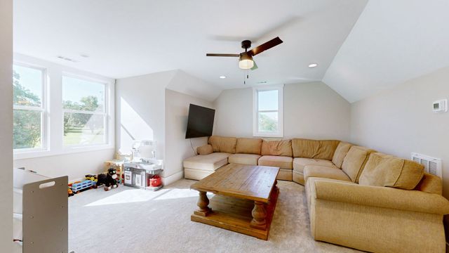 730 Hamilton Dr, Gallatin, TN 37066