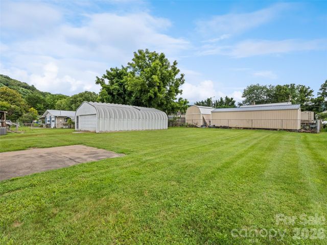 57 Spruce Street, Waynesville, NC 28786