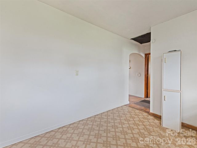 57 Spruce Street, Waynesville, NC 28786