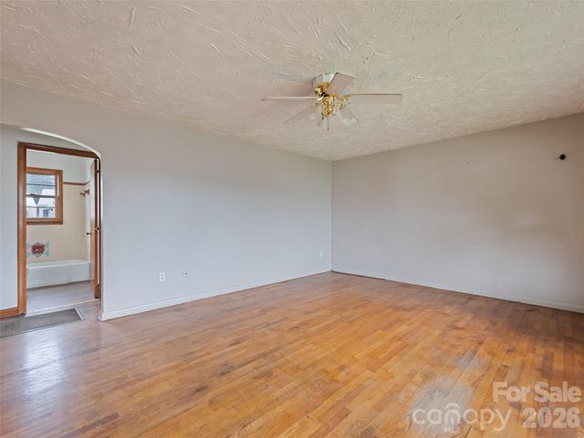57 Spruce Street, Waynesville, NC 28786