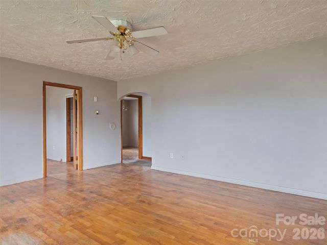 57 Spruce Street, Waynesville, NC 28786