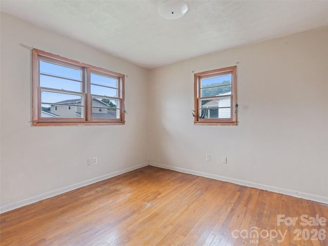 57 Spruce Street, Waynesville, NC 28786