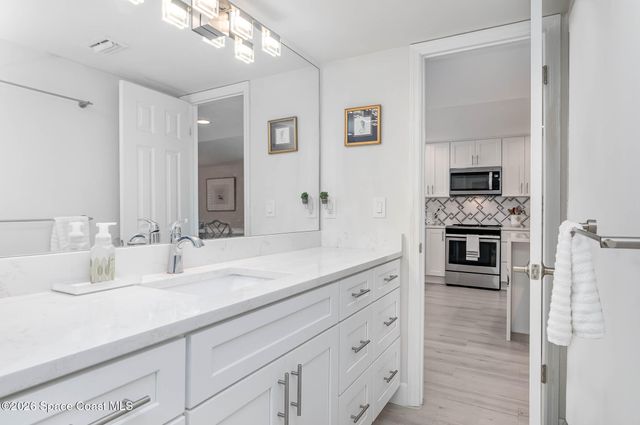 1525 S Atlantic Avenue 203, Cocoa Beach, FL 32931