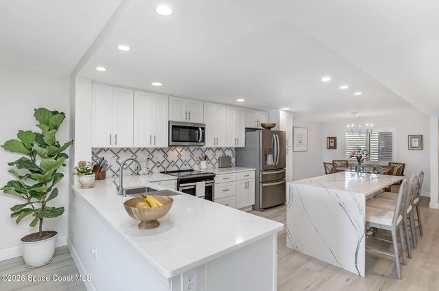 1525 S Atlantic Avenue 203, Cocoa Beach, FL 32931