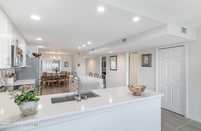 1525 S Atlantic Avenue 203, Cocoa Beach, FL 32931