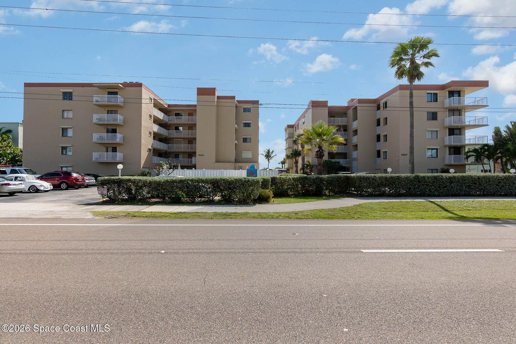 1525 S Atlantic Avenue 203, Cocoa Beach, FL 32931