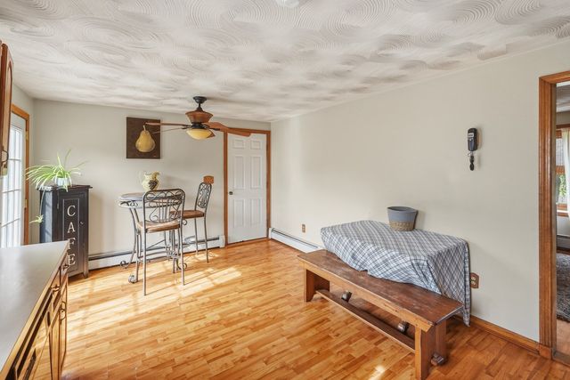 4 Henry Marsh Rd B, Oxford, MA 01540