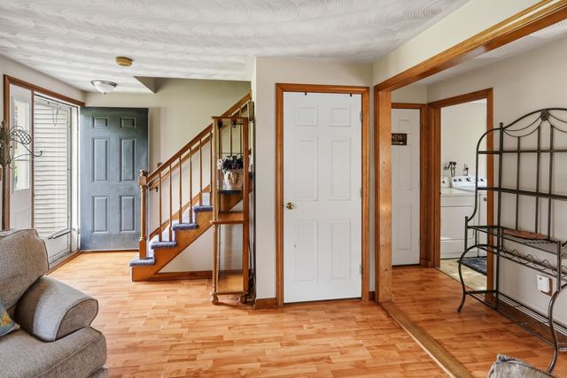 4 Henry Marsh Rd B, Oxford, MA 01540