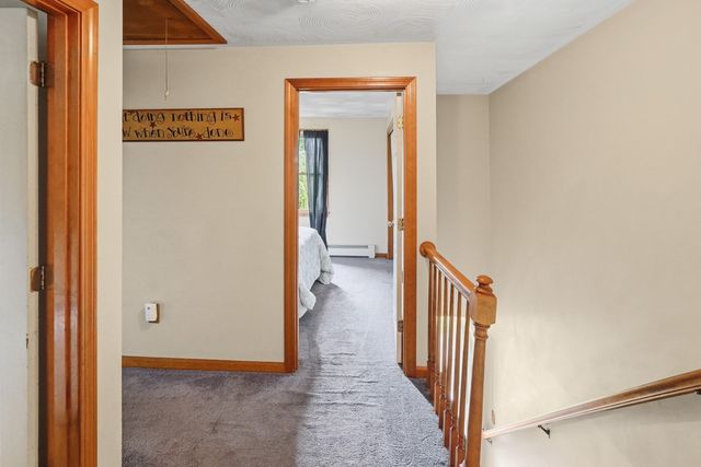 4 Henry Marsh Rd B, Oxford, MA 01540
